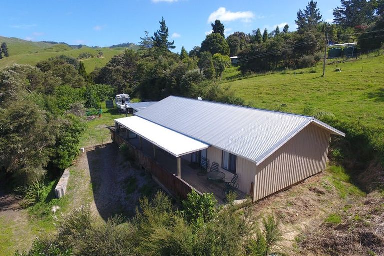 Photo of property in 675 Te Waitere Road, Taharoa, 3988