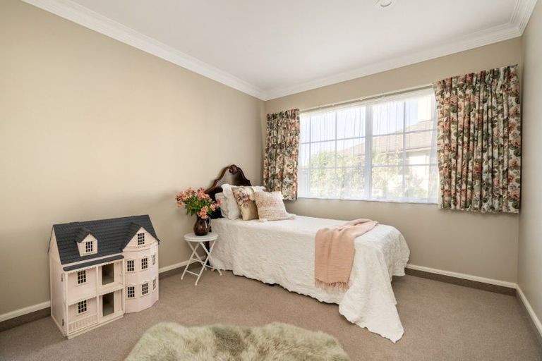 Photo of property in 19 Buckingham Place, Bethlehem, Tauranga, 3110