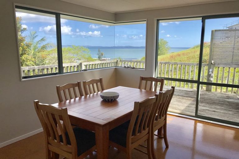 Photo of property in 2 Dudley Crescent, Cable Bay, 0420