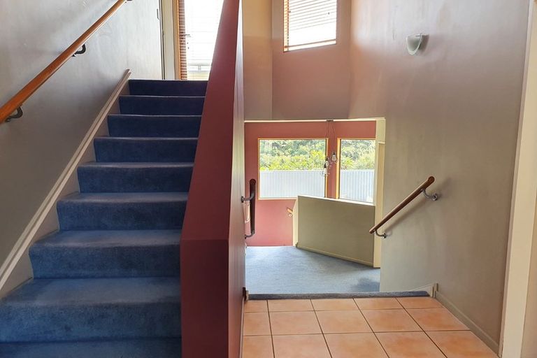 Photo of property in 107 Viewmont Drive, Harbour View, Lower Hutt, 5010