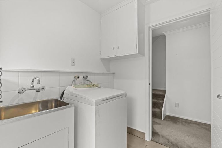 Photo of property in 2/14c Cashmere Road, Cashmere, Christchurch, 8022