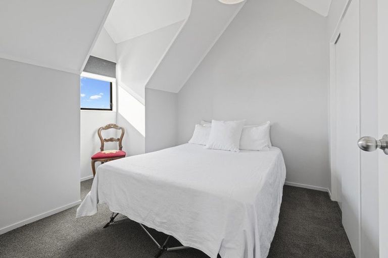 Photo of property in 2/8 Leven Lane, Totara Heights, Auckland, 2105