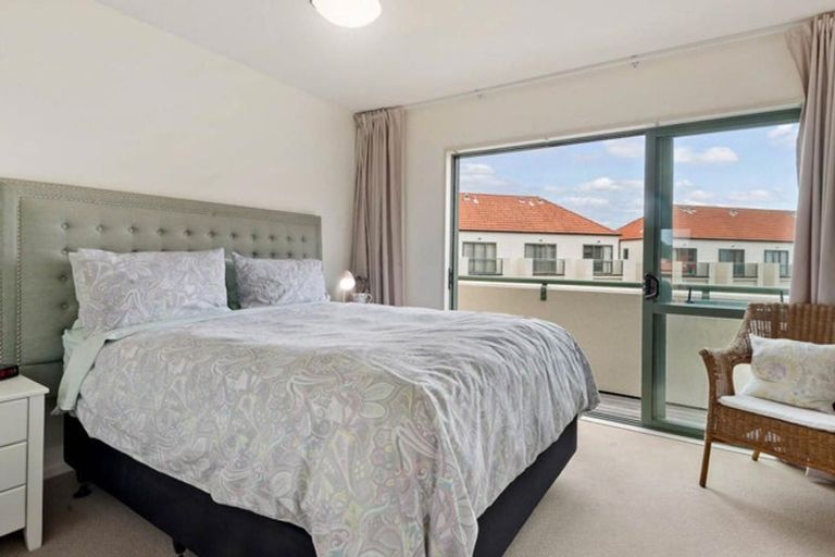 Photo of property in 52 Waterside Crescent, Gulf Harbour, Whangaparaoa, 0930