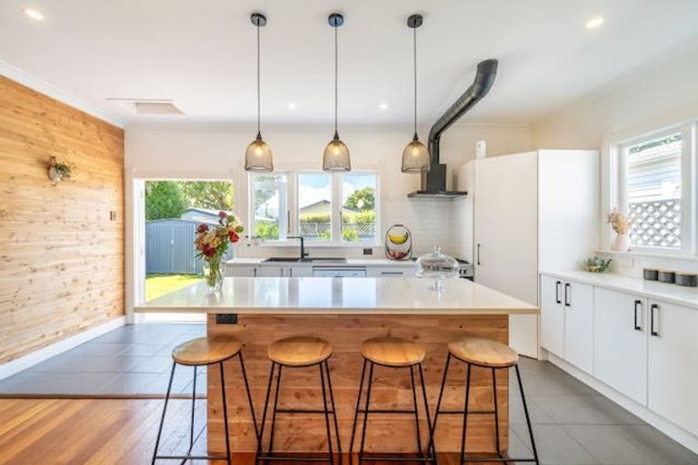 Photo of property in 24 Riddlers Crescent, Petone, Lower Hutt, 5012