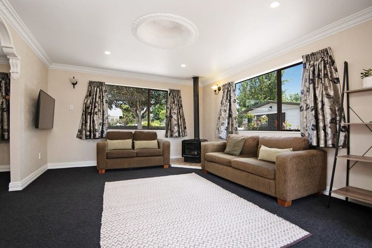 Photo of property in 36 Burns Avenue, Takaro, Palmerston North, 4412
