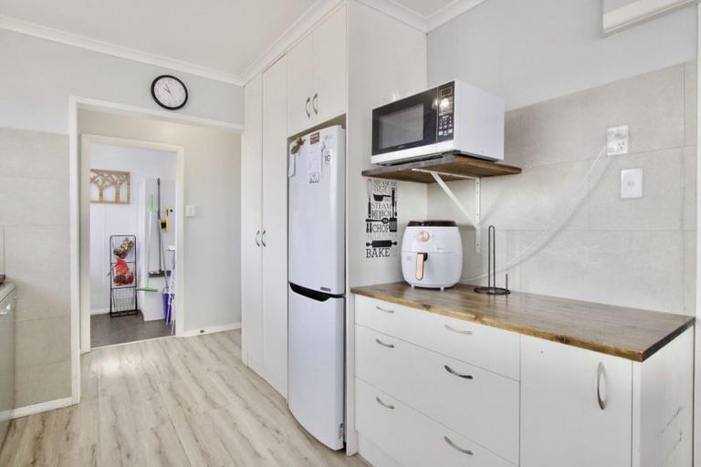 Photo of property in 15 Barrett Road, Whalers Gate, New Plymouth, 4310