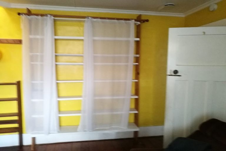 Photo of property in 20 Lyndhurst Street, Takaro, Palmerston North, 4412