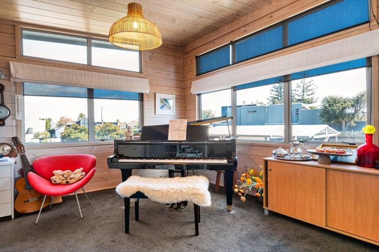 Photo of property in 145 Karewa Parade, Papamoa Beach, Papamoa, 3118