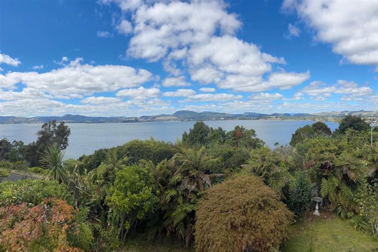 Photo of property in 180 Kawaha Point Road, Kawaha Point, Rotorua, 3010