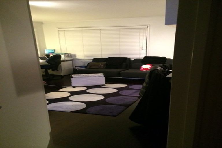 Photo of property in 60-62 Exmouth Road, Northcote, Auckland, 0627