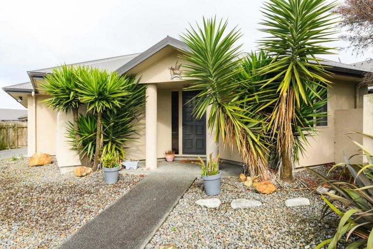 Photo of property in 21 Cleveland Heights, Kelvin Grove, Palmerston North, 4414