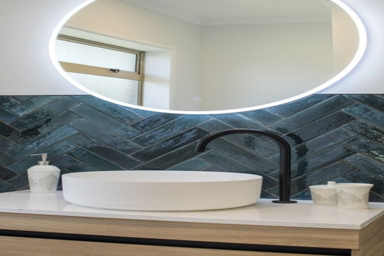 Photo of property in 17 Milbrook Place, Chartwell, Hamilton, 3210