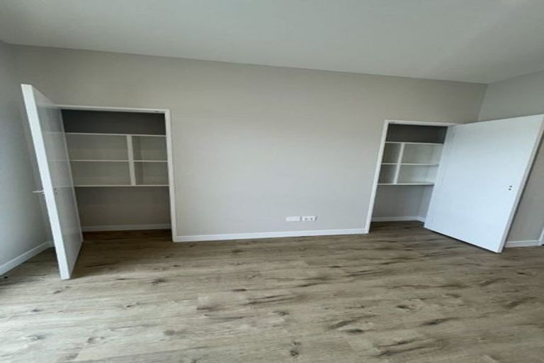 Photo of property in 2/58 Te Atatu Road, Te Atatu South, Auckland, 0610