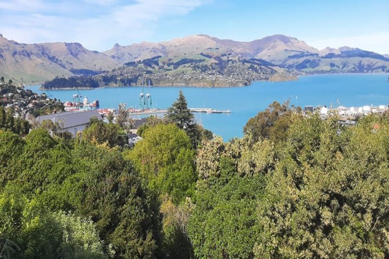Photo of property in 10 Selwyn Parade, Lyttelton, 8082