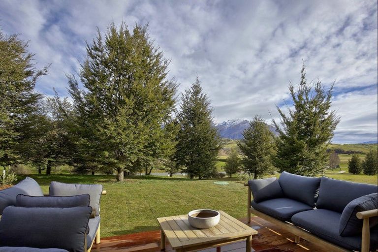 Photo of property in 23 Soudley Court, Jacks Point, Queenstown, 9371