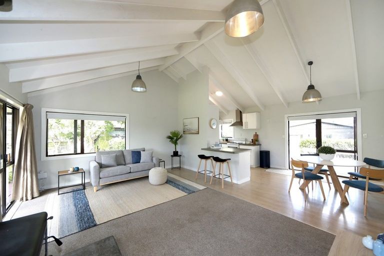 Photo of property in 9 Redwood Place, Te Awanga, 4102