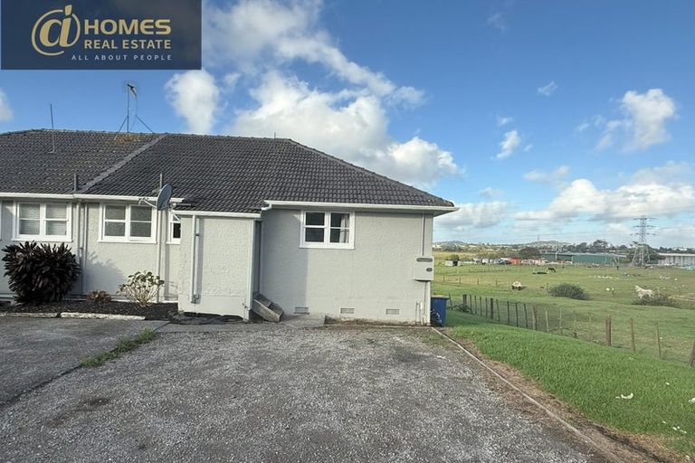Photo of property in 3/237 Hepburn Road, Glendene, Auckland, 0602