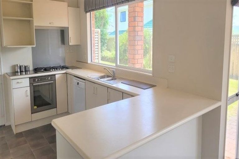 Photo of property in 43 Joseph Banks Drive, Whitby, Porirua, 5024