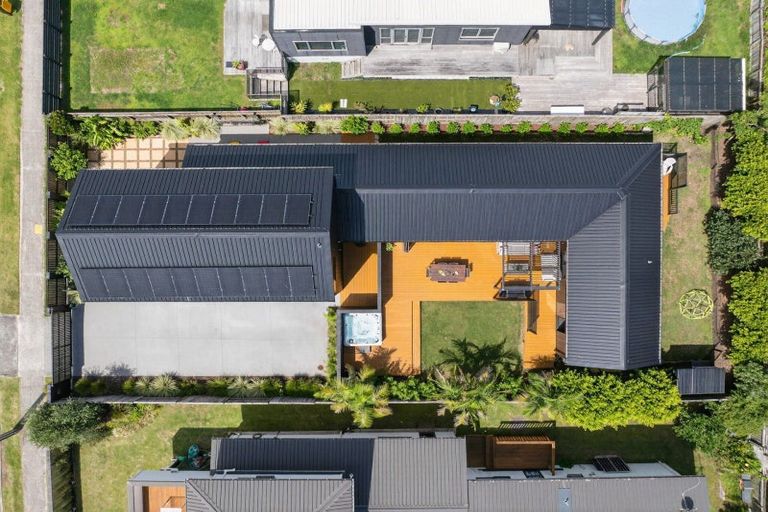 Photo of property in 8 Motiti Road, Papamoa Beach, Papamoa, 3118