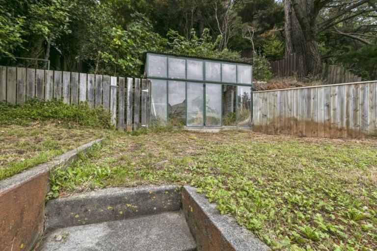 Photo of property in 121 Wainuiomata Road, Wainuiomata, Lower Hutt, 5014