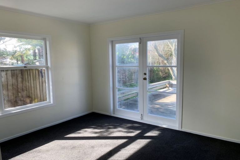 Photo of property in 26 Tiraumea Drive, Pakuranga, Auckland, 2010