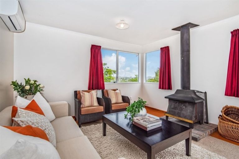 Photo of property in 9 Tesla Place, Totara Vale, Auckland, 0629