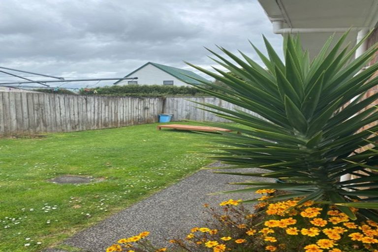 Photo of property in 2/22 Garden Terrace, Pukekohe, 2120