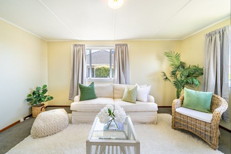 Photo of property in 6 Mexted Crescent, Ranui, Porirua, 5024