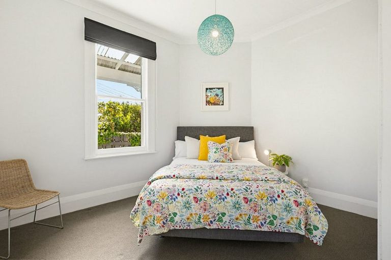 Photo of property in 39 Tanera Crescent, Brooklyn, Wellington, 6021