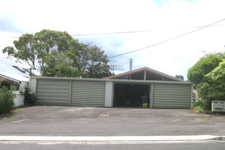 Photo of property in 3/24 Hastings Parade, Devonport, Auckland, 0624