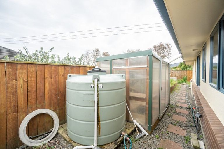 Photo of property in 64 Royal Oak Drive, Kelvin Grove, Palmerston North, 4414