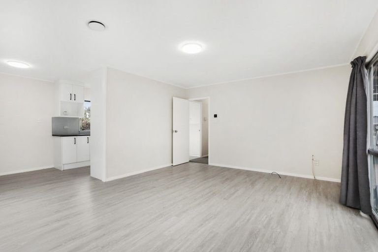 Photo of property in 2/152 Rathgar Road, Henderson, Auckland, 0610