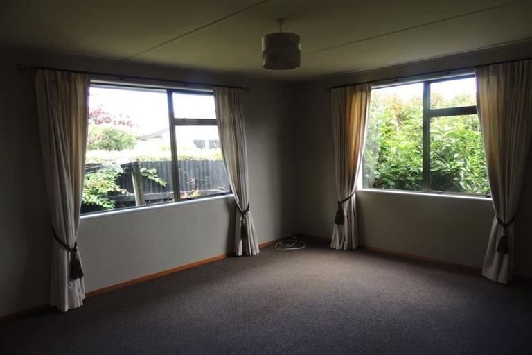 Photo of property in 74 Atherfold Crescent, Greenmeadows, Napier, 4112