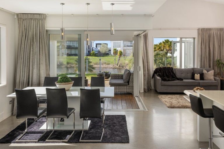 Photo of property in 42 Cassinia Close, Papamoa Beach, Papamoa, 3118