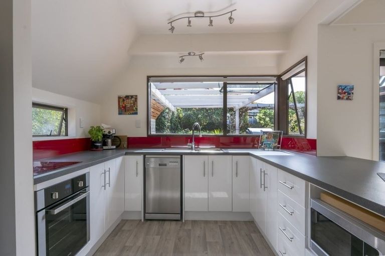 Photo of property in 2/12 Patmos Place, Mount Pleasant, Christchurch, 8081