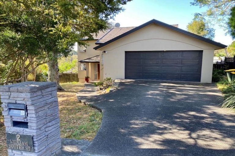 Photo of property in 2 William Souter Street, Forrest Hill, Auckland, 0620