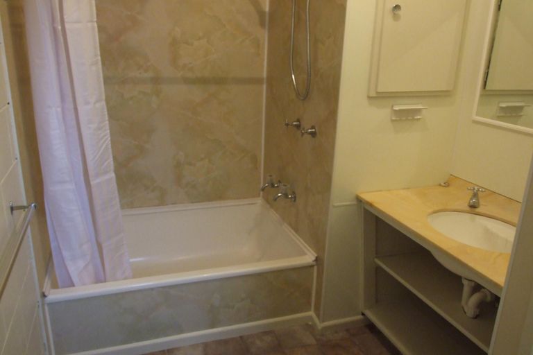 Photo of property in 505 Featherston Street, Roslyn, Palmerston North, 4414