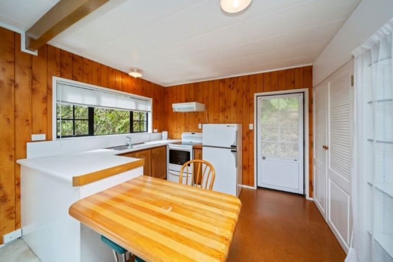 Photo of property in 16 Nevada Drive, Merrilands, New Plymouth, 4312