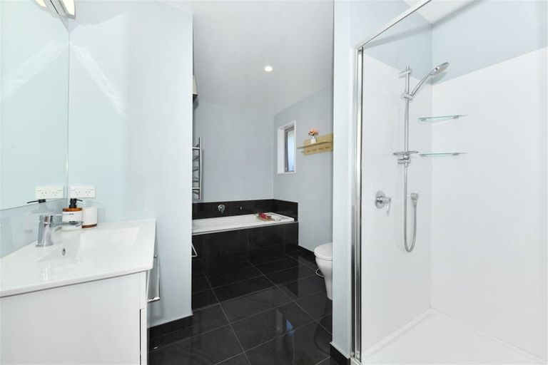 Photo of property in 21 Pistacia Place, Hornby, Christchurch, 8025