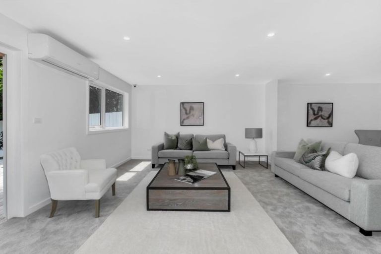 Photo of property in 19 Scarboro Terrace, Murrays Bay, Auckland, 0630