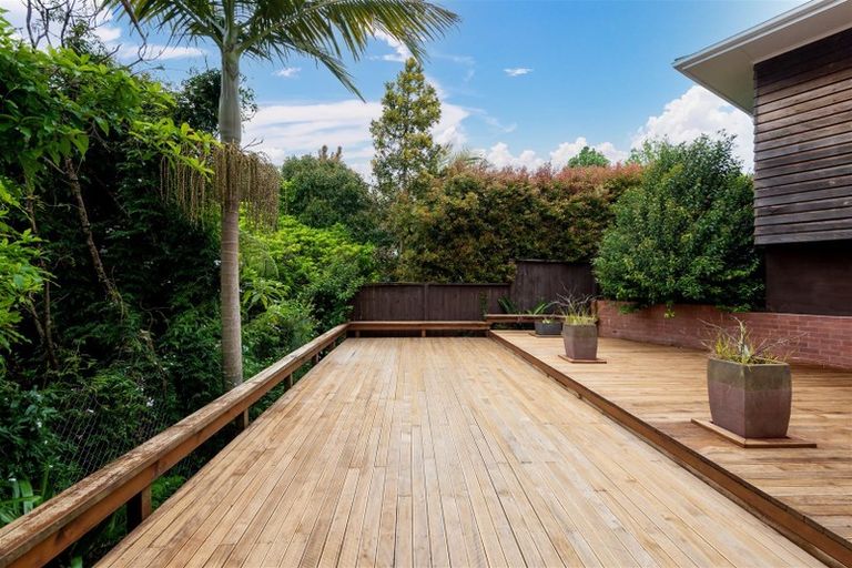 Photo of property in 44 Trelawn Place, Cockle Bay, Auckland, 2014