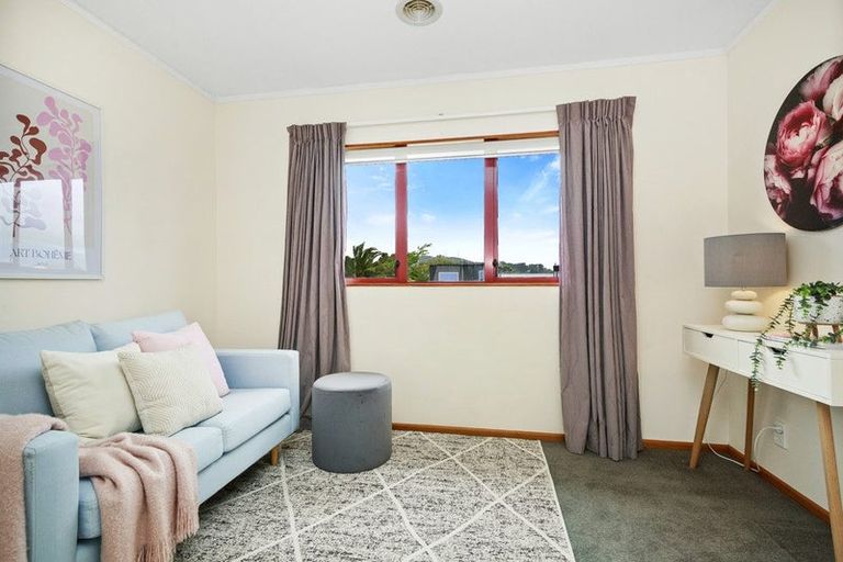 Photo of property in 58 Cypress Drive, Maungaraki, Lower Hutt, 5010