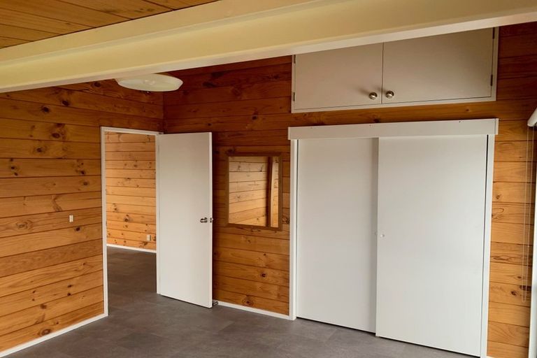 Photo of property in 27 Pacific Parade, Army Bay, Whangaparaoa, 0930