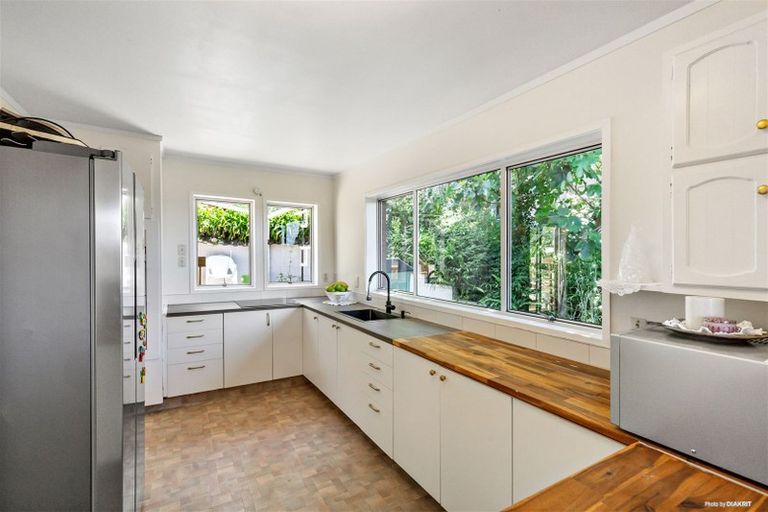 Photo of property in 7 Noeleen Street, Glenfield, Auckland, 0629