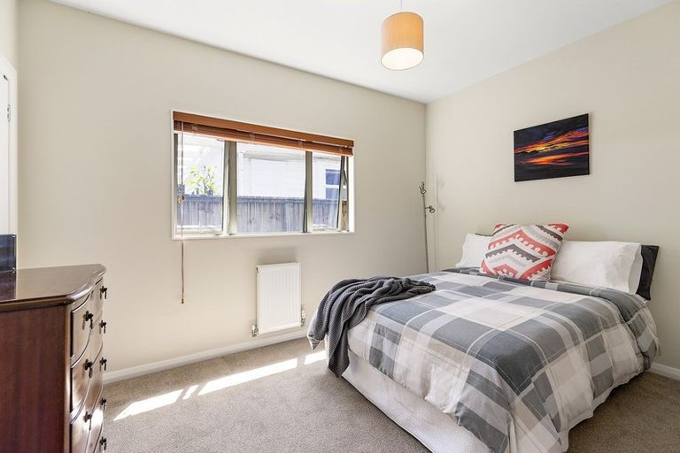 Photo of property in 118 Breaker Bay Road, Breaker Bay, Wellington, 6022