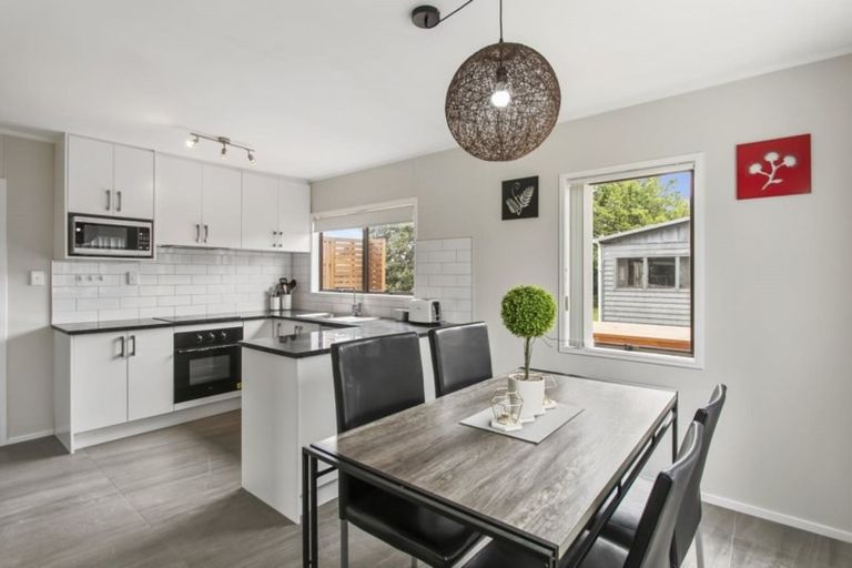 Photo of property in 14 Balloch Street, Randwick Park, Auckland, 2105