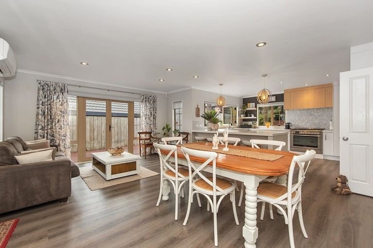 Photo of property in 62 Cairns Crescent, Rototuna, Hamilton, 3210