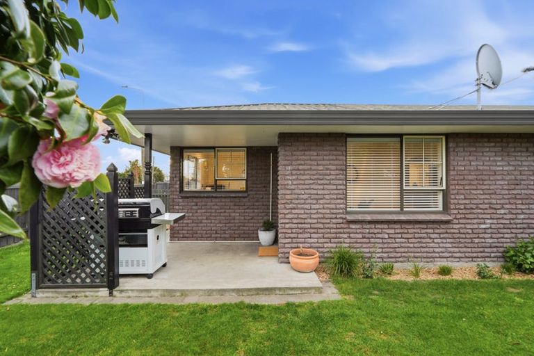 Photo of property in 1/54 Aorangi Road, Bryndwr, Christchurch, 8053