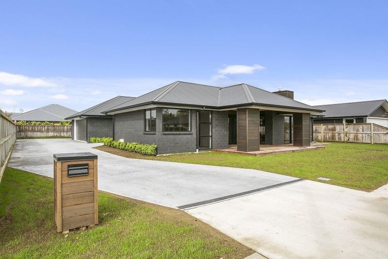 Photo of property in 35 Tulip Drive, Cambridge, 3434