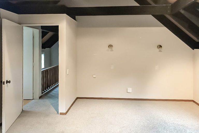 Photo of property in 2a Pitoitoi Road, Days Bay, Lower Hutt, 5013